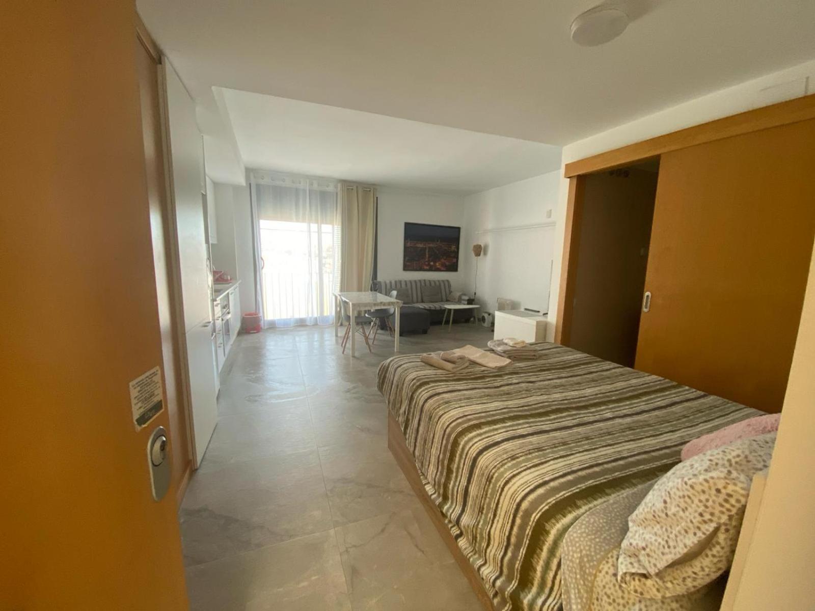 Apartament Modern Loft In Terrassa Zewnętrze zdjęcie